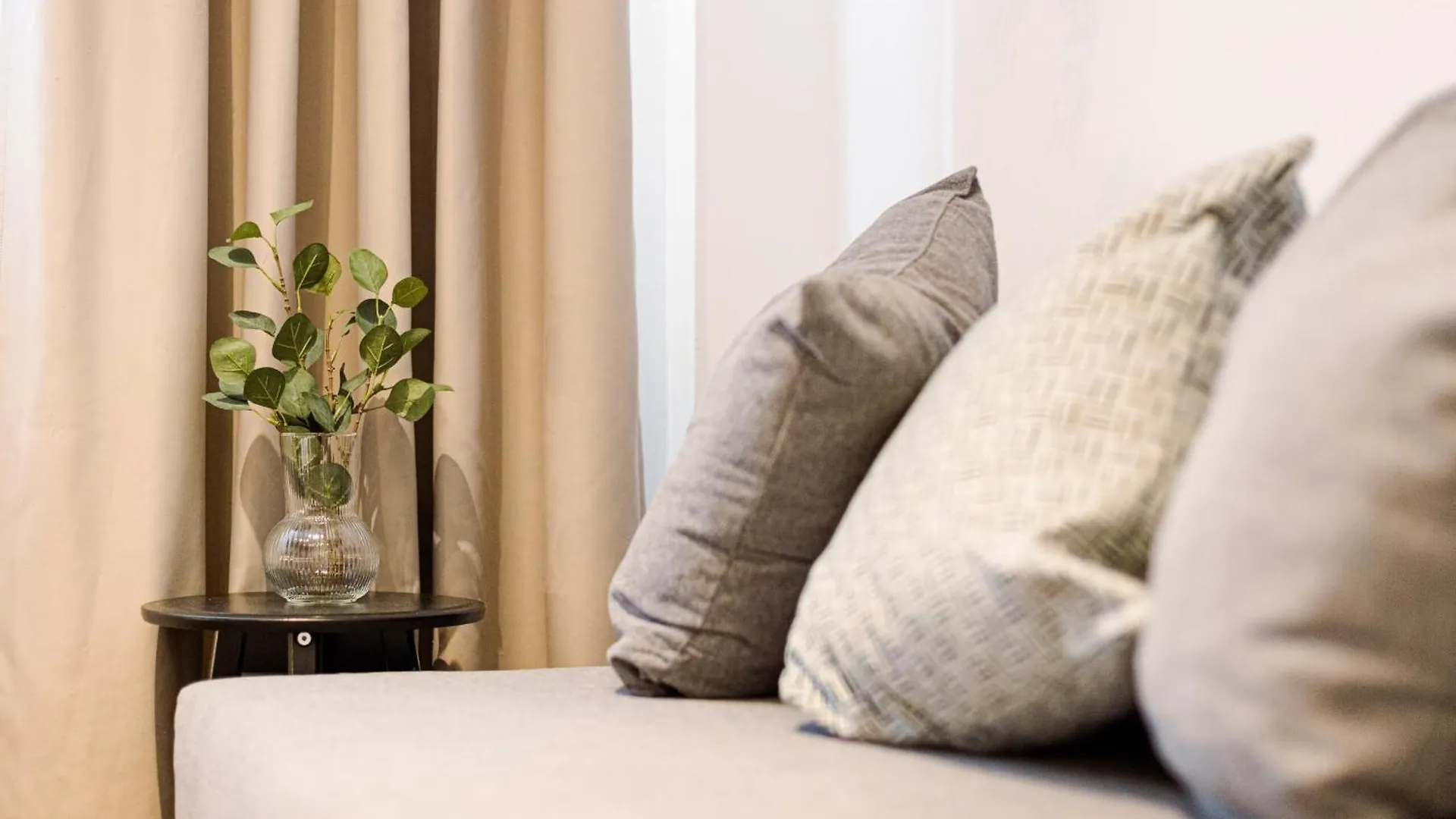 Urban Vibes - Chic Apartments On Smardan Street Bucharest